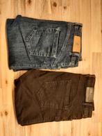 Twee identieke jeansbroeken, zwart en blauw. Maat 38/40, Enlèvement ou Envoi, Comme neuf, Bleu