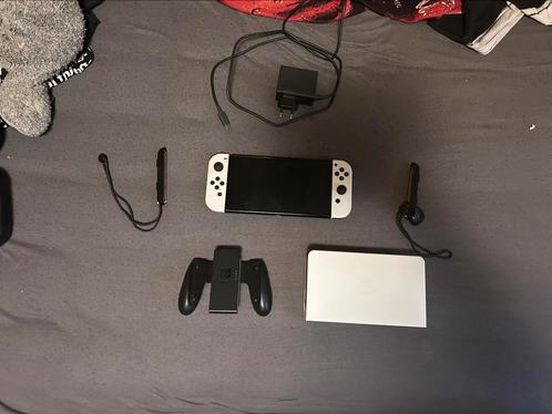 Nintendo switch oled avec manette pro+ 10 jeux, Computers en Software, Overige Computers en Software, Zo goed als nieuw, Ophalen