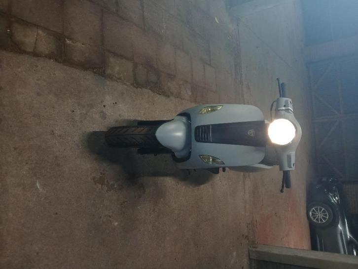 Neco 50cc b klasse 2016, Fietsen en Brommers, Snorfietsen en Snorscooters, Zo goed als nieuw, Tweetakt, Ophalen of Verzenden