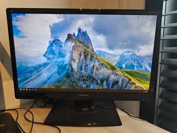 Computer scherm 24 inch beschikbaar voor biedingen