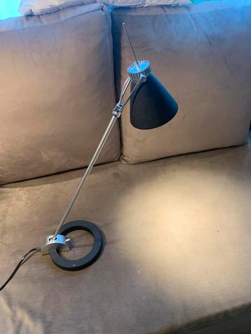 Vintage bureaulamp beschikbaar voor biedingen