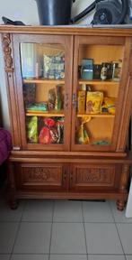 Oude vitrine kast met sleutel, Antiek en Kunst, Antiek | Meubels | Kasten, Ophalen of Verzenden