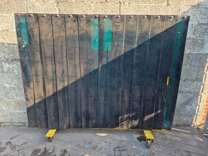 Paroi de protection mobile à lamelles vertes pour le soudage, Zakelijke goederen, Machines en Bouw | Lastechniek