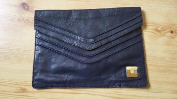 Sac / Pochette plate en cuir Ted Lapidus beschikbaar voor biedingen