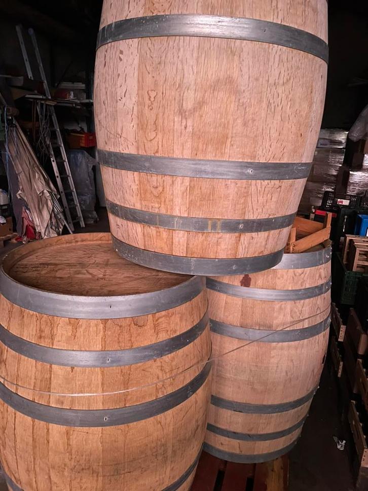 Roséwijn en vaten, Diversen, Levensmiddelen, Ophalen