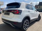 T-CROSS BlackStyle 110tsi -AUTOMAAT -Airco -App -ACC -Camera, Auto's, Volkswagen, T-Cross, Leder en Stof, Wit, 115 g/km