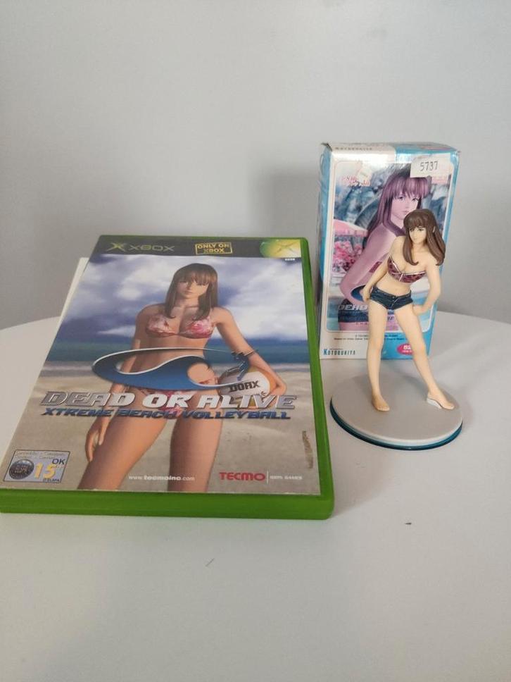 Dead of alive Xtreme beach volleybal+ hitomi beeldje.figurin, Games en Spelcomputers, Games | Xbox Original, Zo goed als nieuw