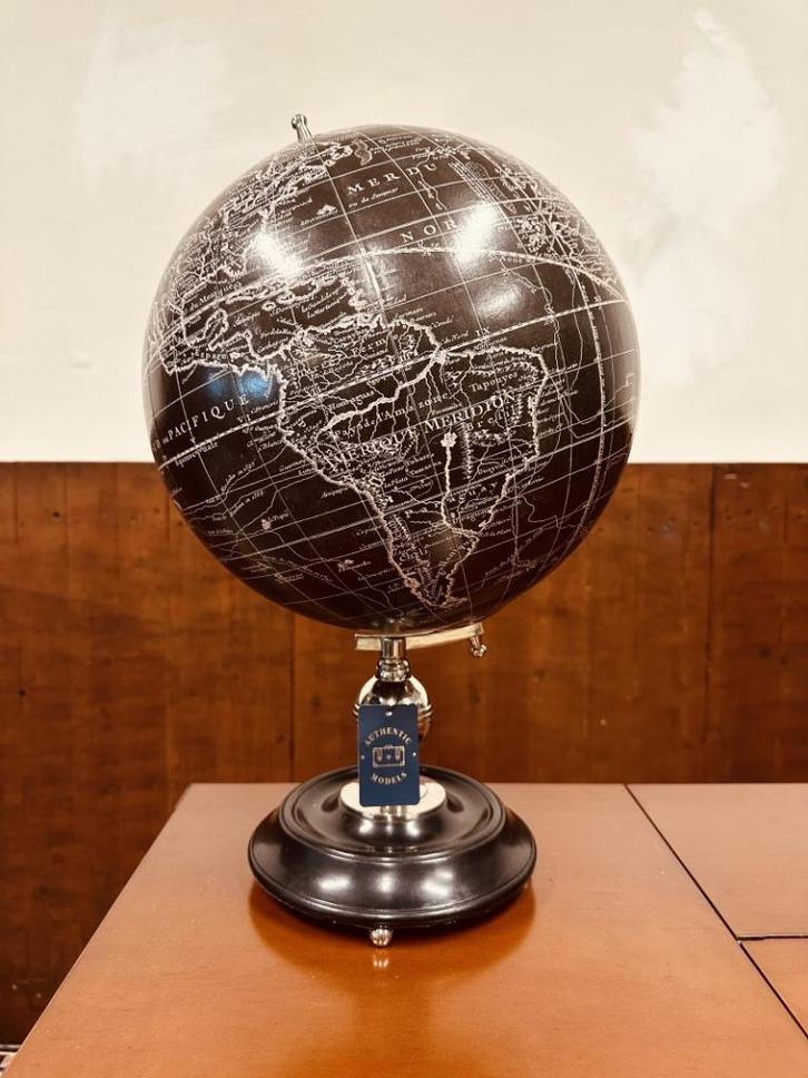 Klassieke Engelse Globe Wereldbol Authentic Models, Antiek en Kunst, Antiek | Kantoor en Zakelijk, Ophalen of Verzenden