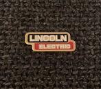 PIN - LINCOLN ELECTRIC - LASSEN, Autres sujets/thèmes, Utilisé, Envoi, Insigne ou Pin's