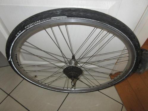 Achterwiel 28X 1 3/8X 1 5/8 met goede anti-lek achterband, Fietsen en Brommers, Fietsonderdelen, Gebruikt, Algemeen, Wiel, Ophalen
