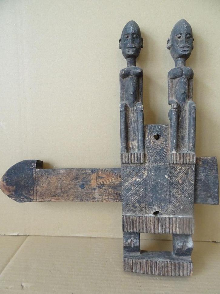 Houten slot Dogon Mali slot houten sluis Dogon 34cm 1960, Antiek en Kunst, Kunst | Niet-Westerse kunst, Ophalen of Verzenden