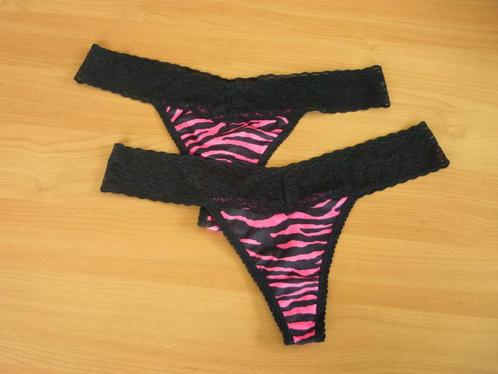 2 zwarte kanten strings met satijnen fuchsia roze zebra Mt L, Kleding | Dames, Ondergoed en Lingerie, Ophalen of Verzenden