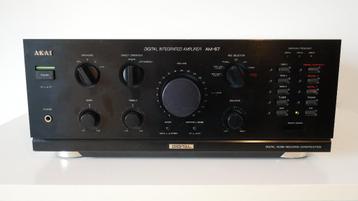 AKAI AM-67 versterker met D/A converter beschikbaar voor biedingen