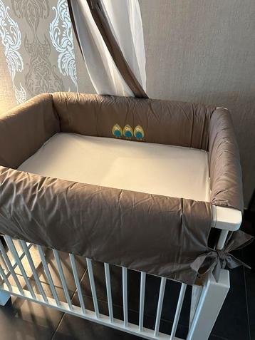Baby boum bekleding voor park en bed.  beschikbaar voor biedingen