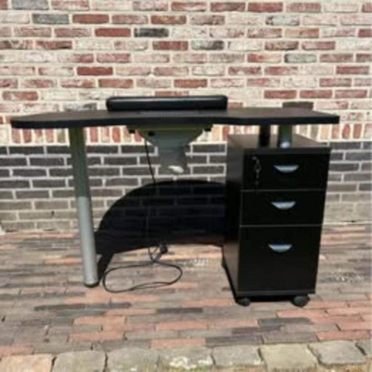Nageltafel met afzuiging, Elektronische apparatuur, Persoonlijke Verzorgingsapparatuur, Gebruikt, Overige typen, Ophalen
