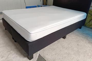 Boxspringbed 140 cm/200 cm. (bezorgoptie) beschikbaar voor biedingen