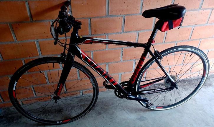 Koersfiets GIANT tekoop, Fietsen en Brommers, Fietsen | Racefietsen, Gebruikt, Heren, Giant, Aluminium, Ophalen