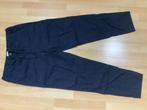 blauwe broek met elastiek en knoop maat S(valt als M), Kleding | Heren, Broeken en Pantalons, Blauw, Ophalen of Verzenden, Zo goed als nieuw