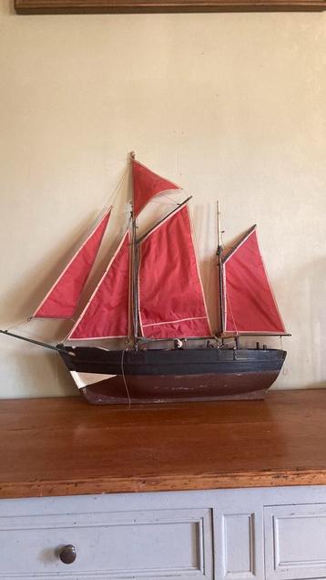 Modelboot beschikbaar voor biedingen