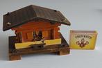 miniatuur Evolène (Zwitserland) huisje met muziek., Antiek en Kunst, Ophalen of Verzenden