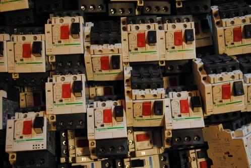 Schneider / Telemecanique  motorbeveiligingen type GV2ME, Doe-het-zelf en Bouw, Elektriciteit en Kabels, Gebruikt, Ophalen
