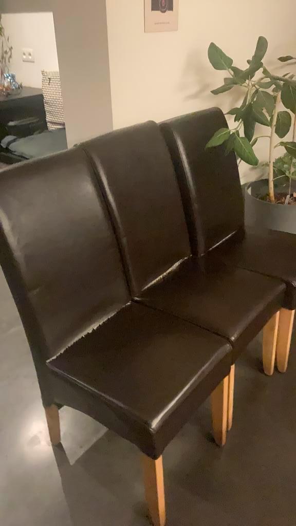 10 stoelen, Huis en Inrichting, Stoelen, Gebruikt, Vijf, Zes of meer stoelen, Kunststof, Overige materialen, Bruin, Ophalen