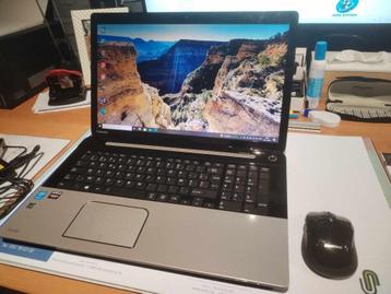 Laptop Toshiba 17inch. disponible aux enchères