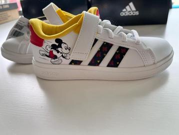 Adidas Disney grand court mickey beschikbaar voor biedingen