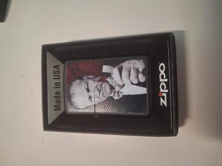 Nieuwe Zippo aansteker met George G. Blaisdell portret, Made, Verzamelen, Rookartikelen, Aanstekers en Luciferdoosjes, Zo goed als nieuw
