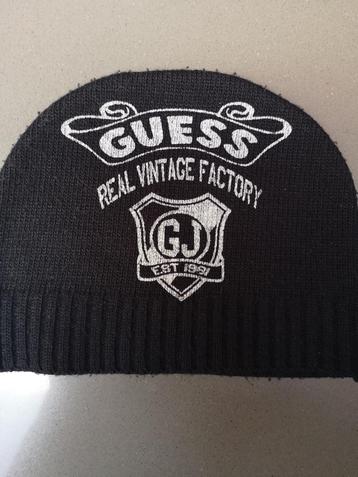 Zwarte hoed beschikbaar voor biedingen