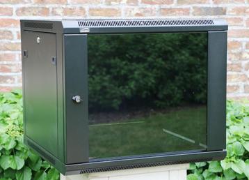 Caymon Rack in doos (9 Unit, 19 Inch) beschikbaar voor biedingen