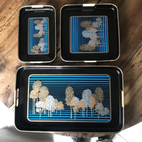 Set van drie Japanse schotels., Huis en Inrichting, Woonaccessoires | Dienbladen, Zo goed als nieuw, Kunststof, Rechthoekig, Ophalen of Verzenden