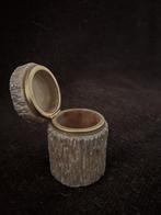 Alabaster box, Ophalen