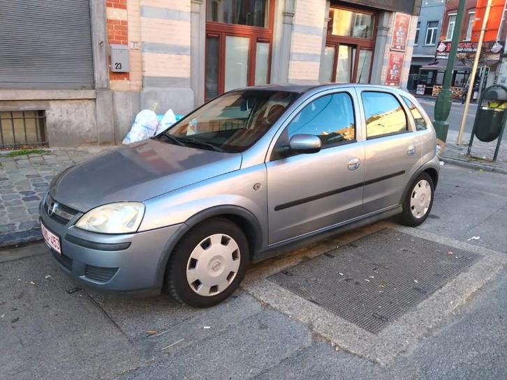 Opel Corsa, Autos, Opel, Particulier, Corsa, Essence, Euro 4, Berline, 5 portes, Boîte manuelle, Argent ou Gris, Noir, Tissu, Enlèvement