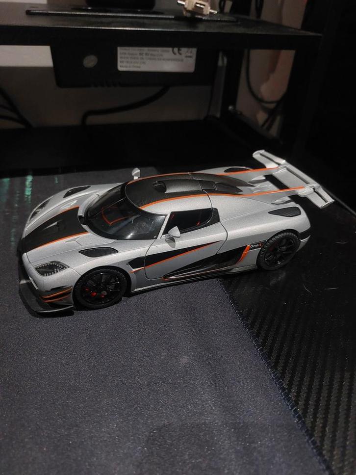 Koenigsegg one:1 schaalmodel 1/24, Hobby en Vrije tijd, Modelauto's | 1:24, Nieuw, Auto, Overige merken, Ophalen