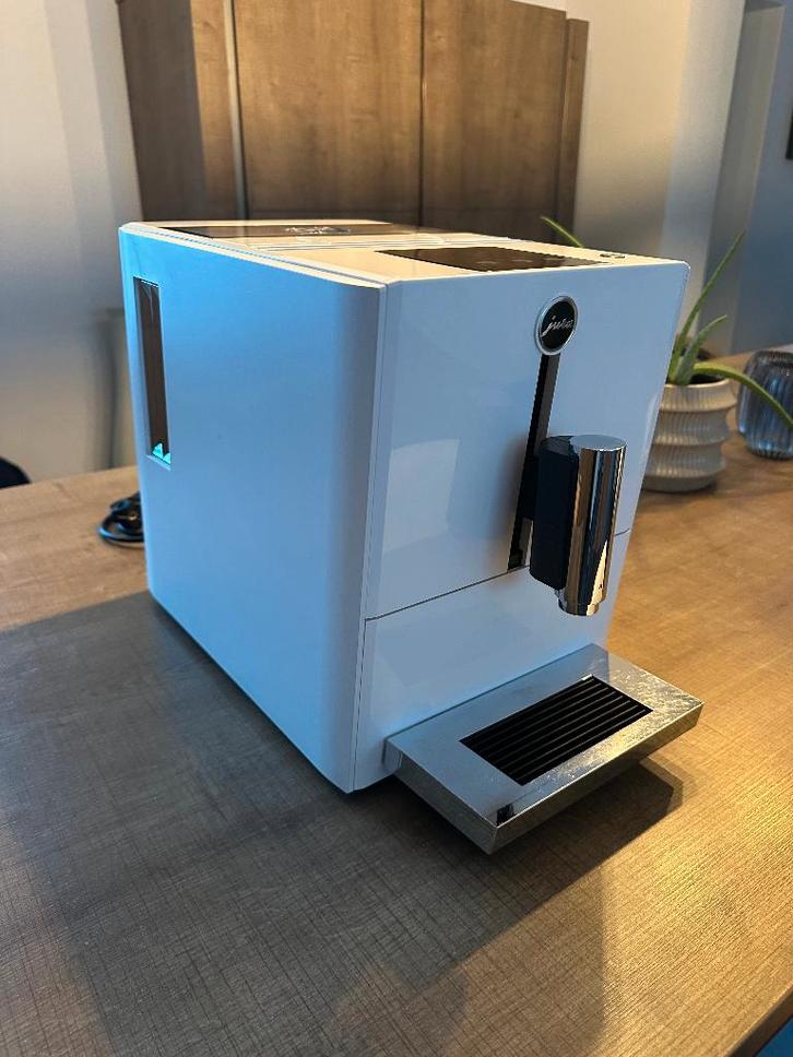 Jura A1, Electroménager, Cafetières, Reconditionné, Café moulu, Café en grains, Machine à espresso, Réservoir d'eau amovible, Enlèvement
