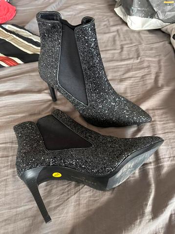 Zara 40 glitterlaarzen beschikbaar voor biedingen