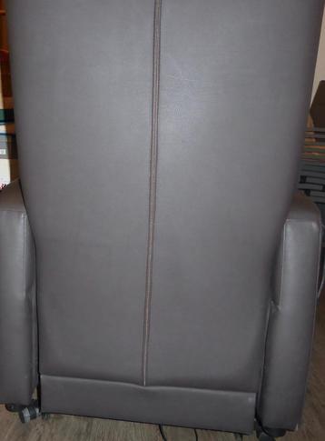 Relax zetel ( gebruikssporen ) beschikbaar voor biedingen