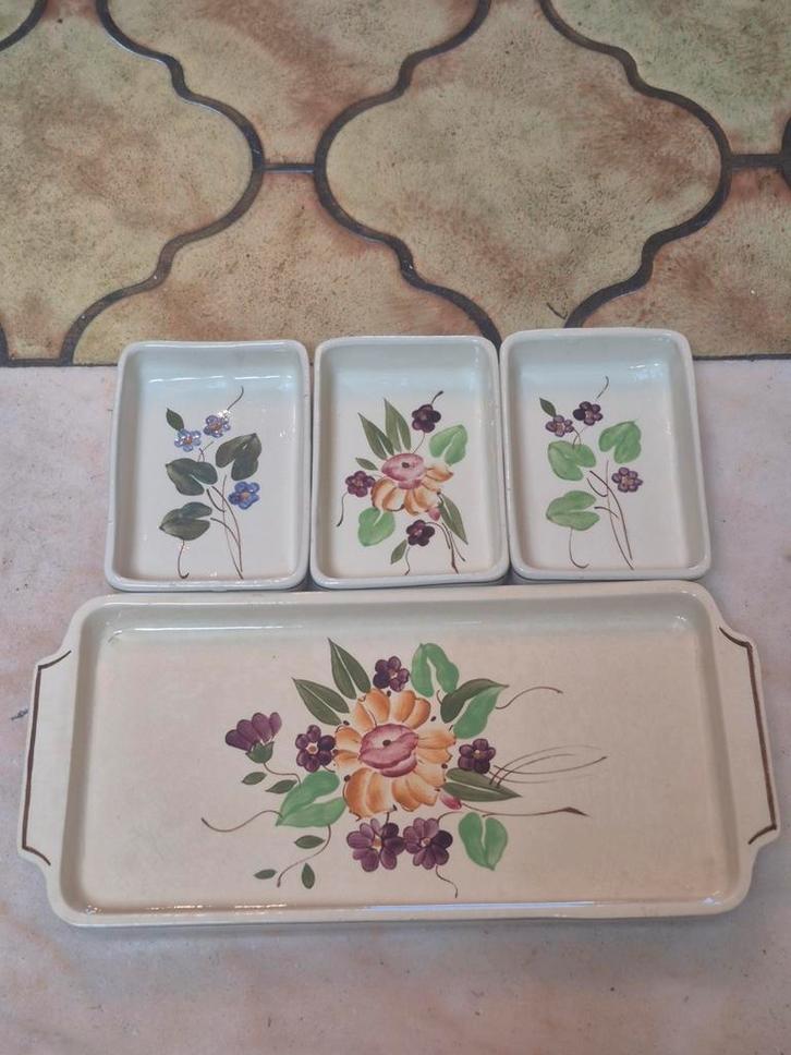 Vintage aperitiefservice van Boch Frères Keramis in goede st, Huis en Inrichting, Woonaccessoires | Dienbladen, Gebruikt, Overige materialen