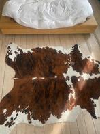 Koeienhuid tapijt, Maison & Meubles, Ameublement | Tapis & Moquettes, Comme neuf, 100 à 150 cm, Rustiek, Brun