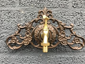 Waterkraan met wandornament gietijzer bruin, super mooi in a beschikbaar voor biedingen