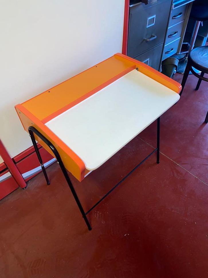 Vintage kinderbureautje, Kinderen en Baby's, Kinderkamer | Tafels en Stoelen, Gebruikt, Ophalen