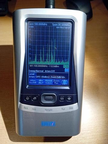 Analyseur de spectre portable TTI PSA2701 - très bon état disponible aux enchères