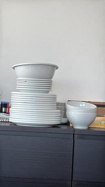 Servies set IKEA. beschikbaar voor biedingen