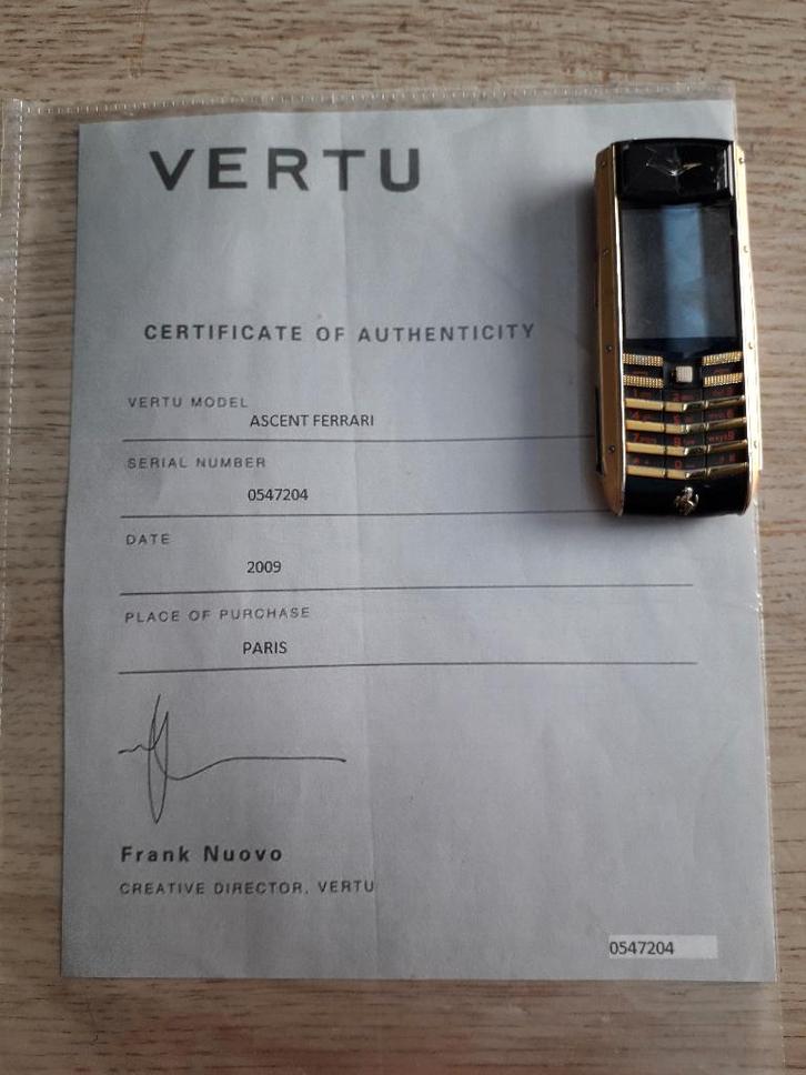 GSM FERRARI VERTU PLAQUE OR 18K, Télécoms, Télécommunications Autre, Utilisé, Enlèvement