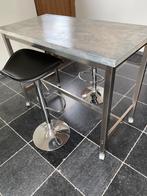 Hoge tafel op wielen met 2 barstoelen, Ophalen, In hoogte verstelbaar, Gebruikt
