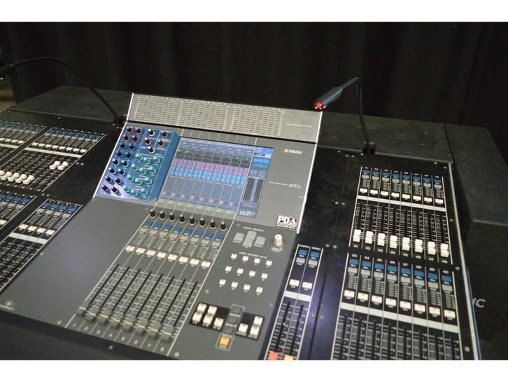 Digitale mengtafel Yamaha M7CL48 met meterbridge, Muziek en Instrumenten, Mengpanelen, Zo goed als nieuw, 20 kanalen of meer, Microfooningang