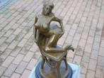 naakte vrouw op bronzen stoel gesigneerd. erotisch, Antiek en Kunst, Ophalen, Brons