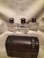 Boîte en cuir avec flacons de parfum, Antiquités & Art, Enlèvement ou Envoi