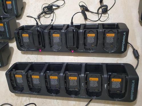 Chargeur multiple pour Motorola série CLP, Telecommunicatie, Portofoons en Walkie-talkies, Gebruikt, Ophalen